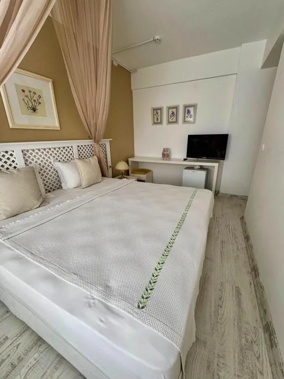 Deluxe Oda-Balkonlu,Bahçe Manzaralı,Balkonlu