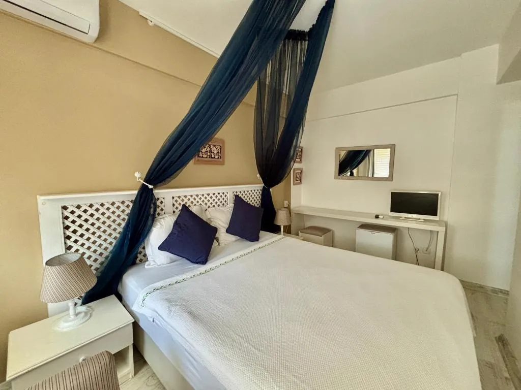 Deluxe Oda-Balkonlu,Bahçe Manzaralı,Balkonlu