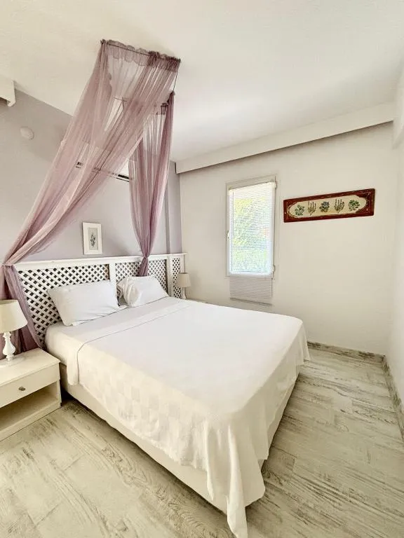 Deluxe Oda-Balkonlu,Bahçe Manzaralı,Balkonlu