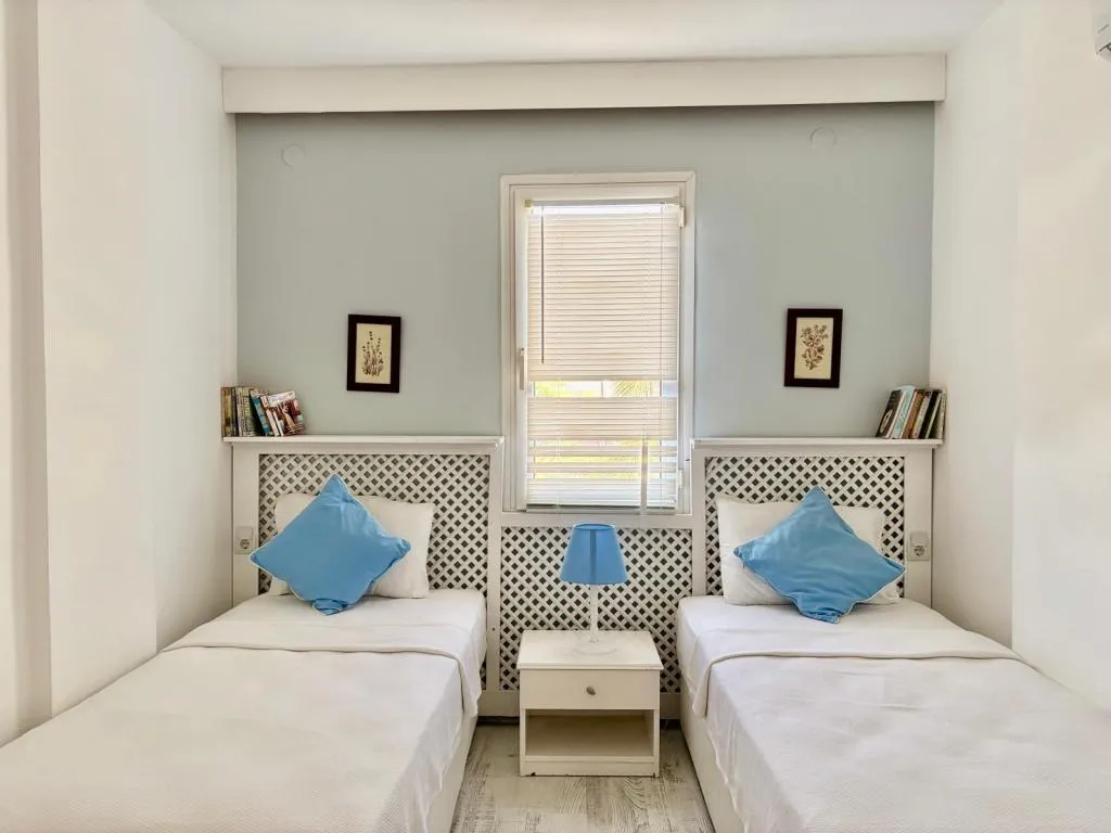 Deluxe Oda-Balkonlu,Bahçe Manzaralı,Balkonlu