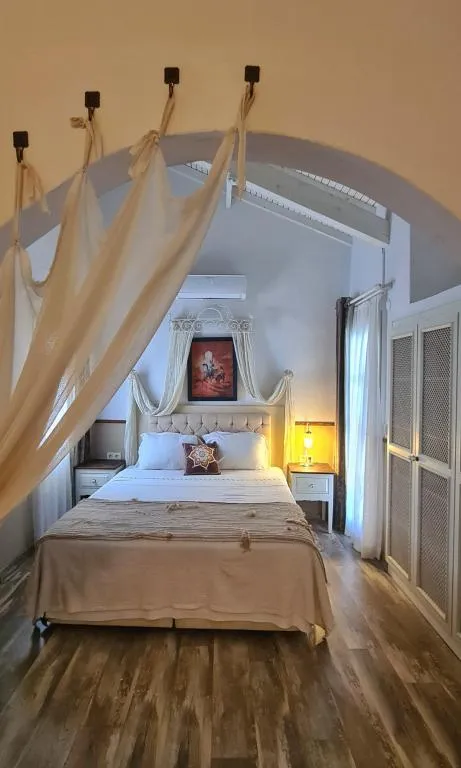 Jakuzili Suit Oda,Bahçe Manzaralı,Jakuzili