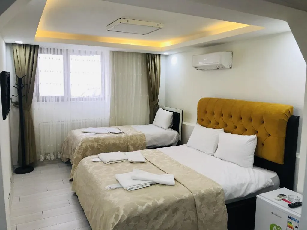 Triple,Şehir veya Dağ Manzaralı