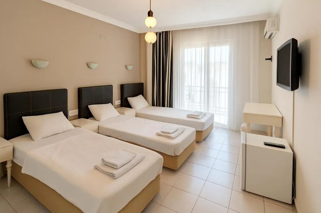 Triple,Şehir Manzaralı