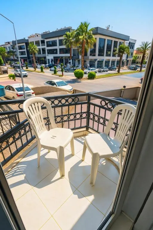 Triple,Şehir Manzaralı