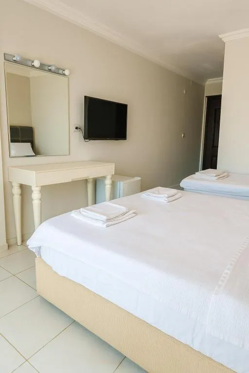 Triple,Şehir Manzaralı