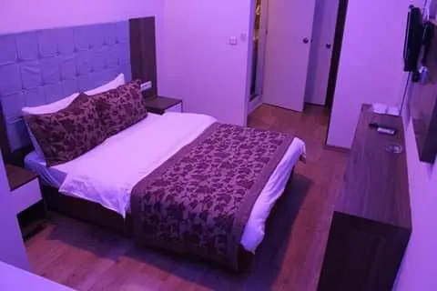 Çift Kişilik,Kara Manzaralı