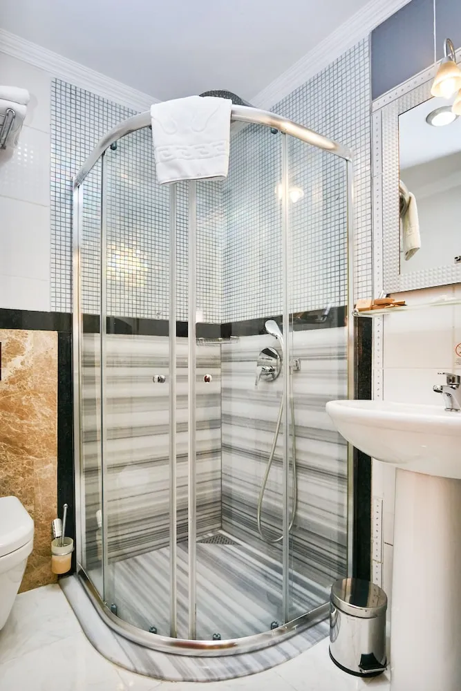 Superior Tek Büyük veya İki Ayrı Yataklı Oda