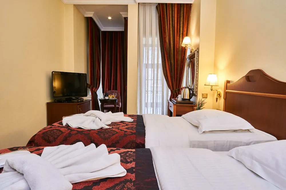 Superior Tek Büyük veya İki Ayrı Yataklı Oda