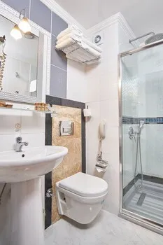 Amber Hotel - Özel Sınıf