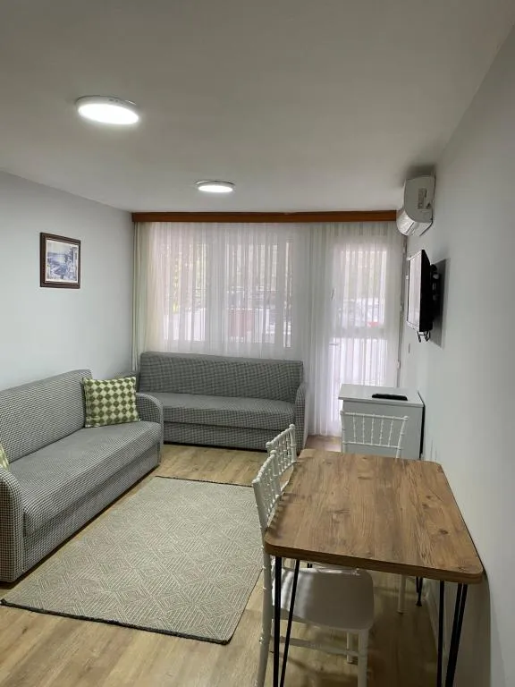 VERANDALI 1+1