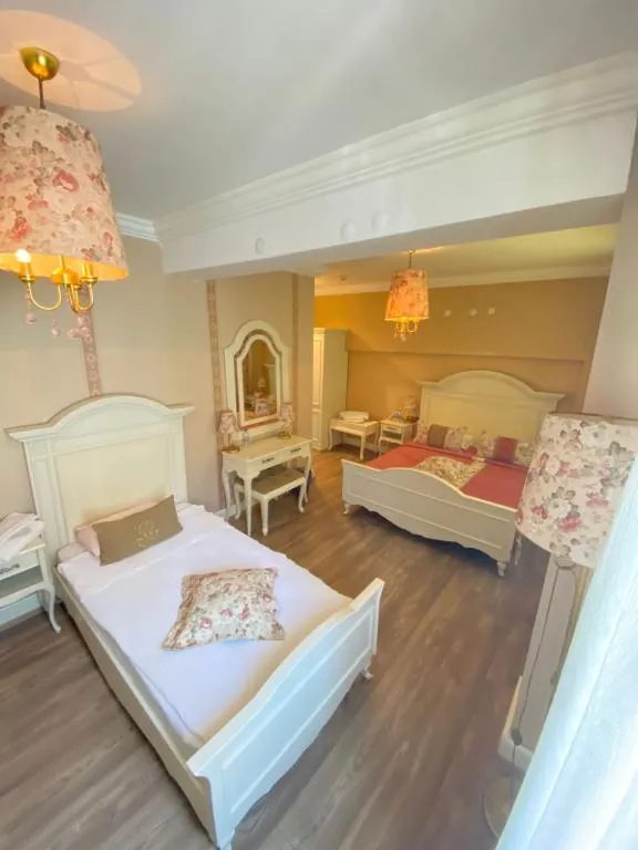 Çift Kişilik,Şehir Manzaralı