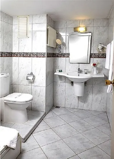 Üç Kişilik Oda