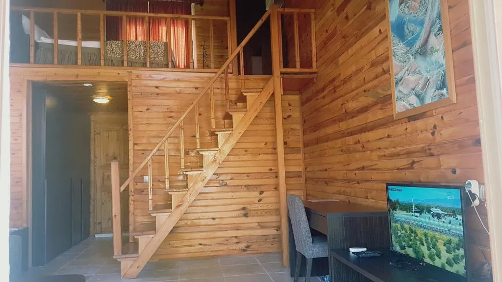 Loft,Havuz veya Bahçe Manzaralı