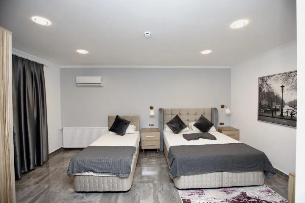 Triple,Havuz Manzaralı,Balkonlu