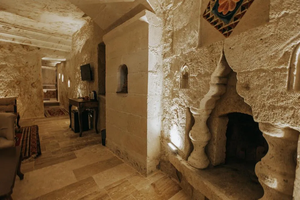 102 Dublex Cave Room
