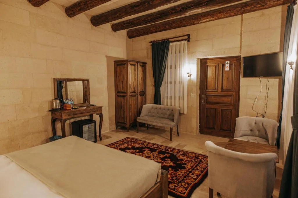 106 Deluxe Stone Room