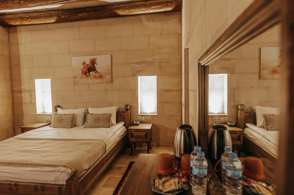 106 Deluxe Stone Room