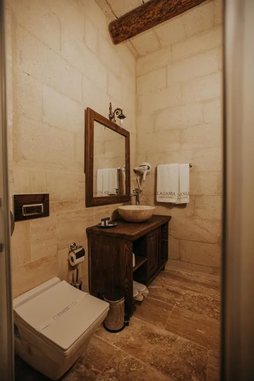 106 Deluxe Stone Room