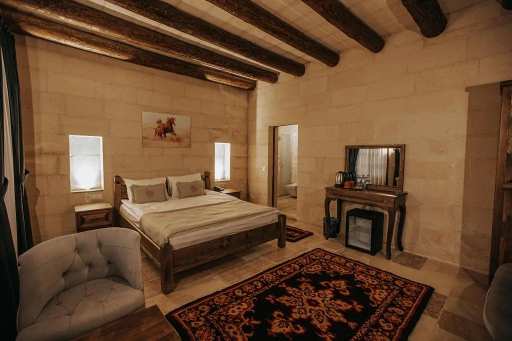 106 Deluxe Stone Room