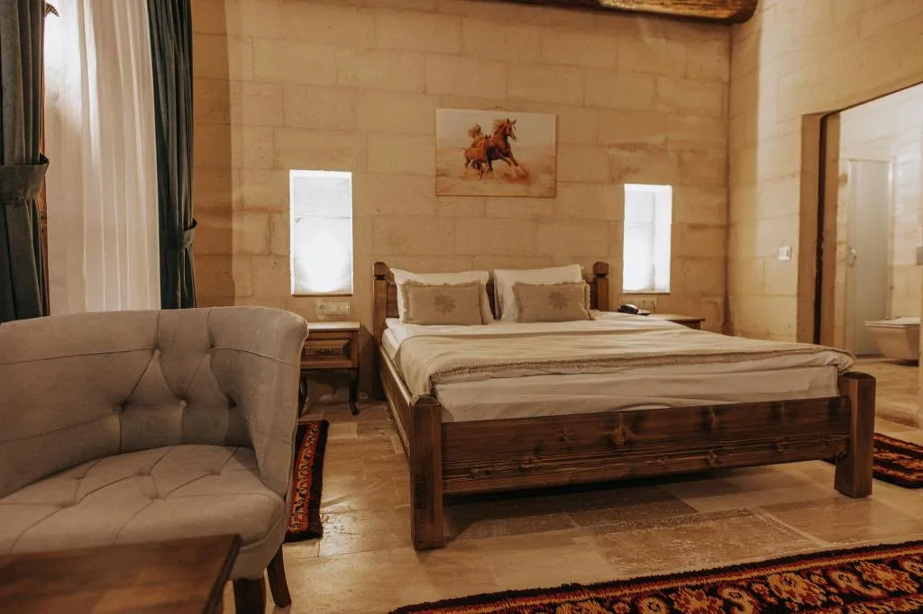 106 Deluxe Stone Room