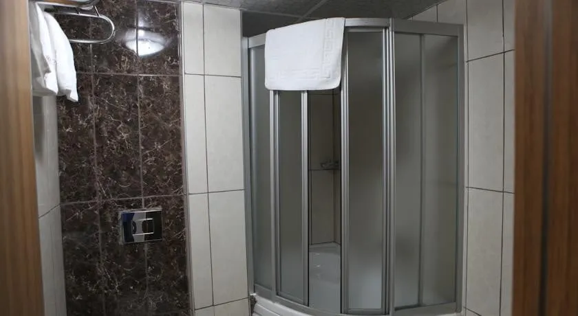 Standart İki Kişilik Büyük Yataklı Oda