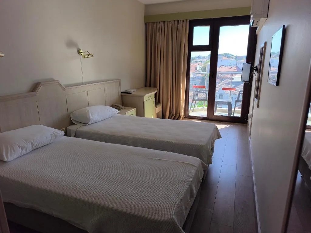 Standart Oda,Sokak Manzaralı,Balkonlu