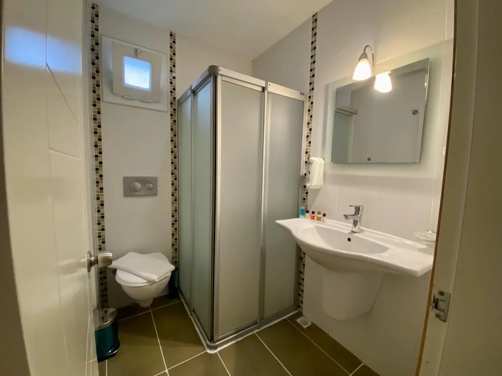 Suite,Kara ve Havuz Manzaralı,2. Kat