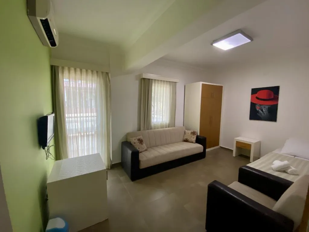Suite,Kara ve Havuz Manzaralı,2. Kat