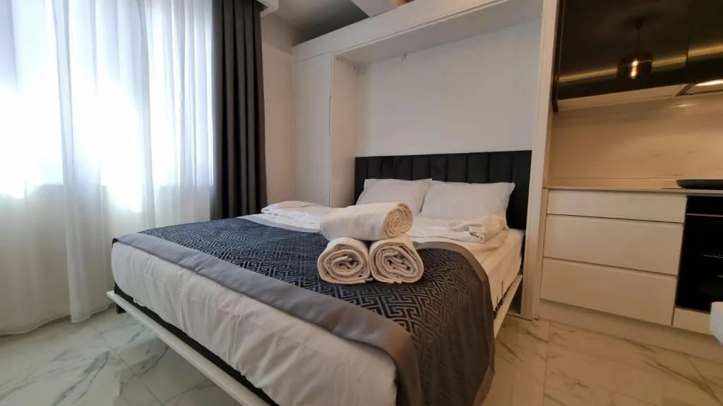 1+0 Daire,Kara Manzaralı,Balkonlu