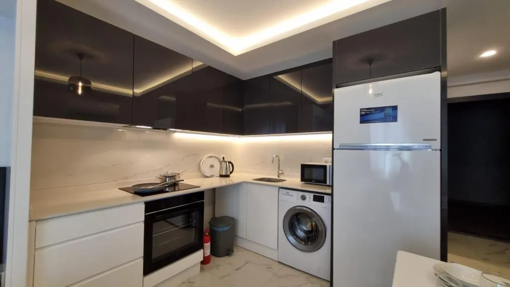 1+0 Daire,Kara Manzaralı,Balkonlu