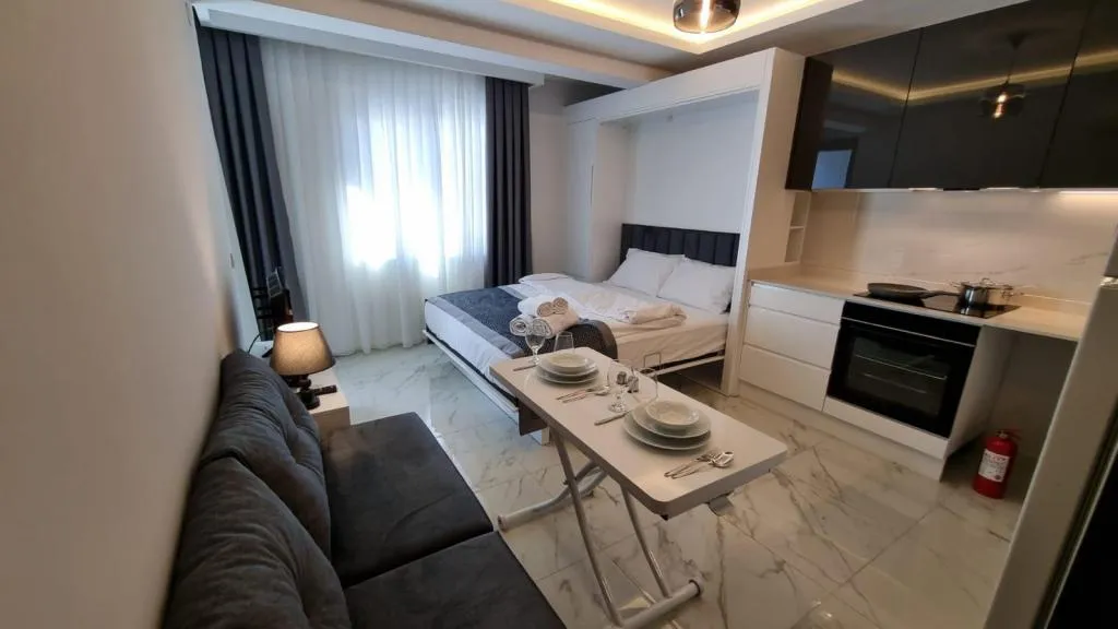 1+0 Daire,Kara Manzaralı,Balkonlu