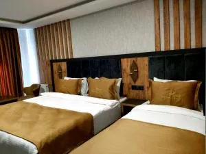 Rua World Hotel