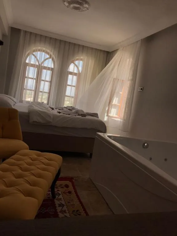 Jakuzili Junıor Suit -Ürgüp-Zelve