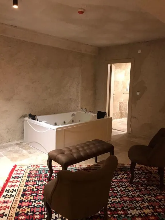 Jakuzili Deluxe Oda-Çavuşin-Göreme-Kozaklı-Uçhisar