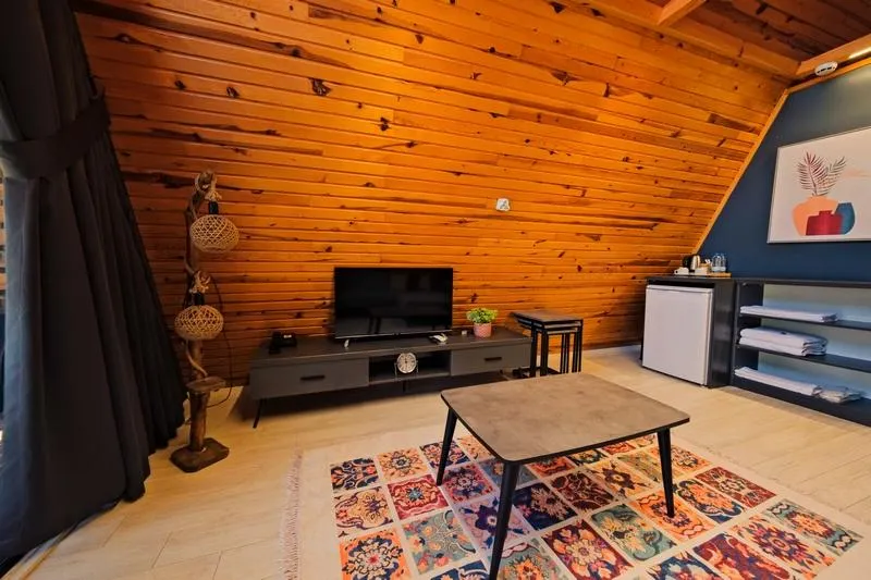 Standart Bungalow,Havuz Manzaralı,Balkon veya Teraslı