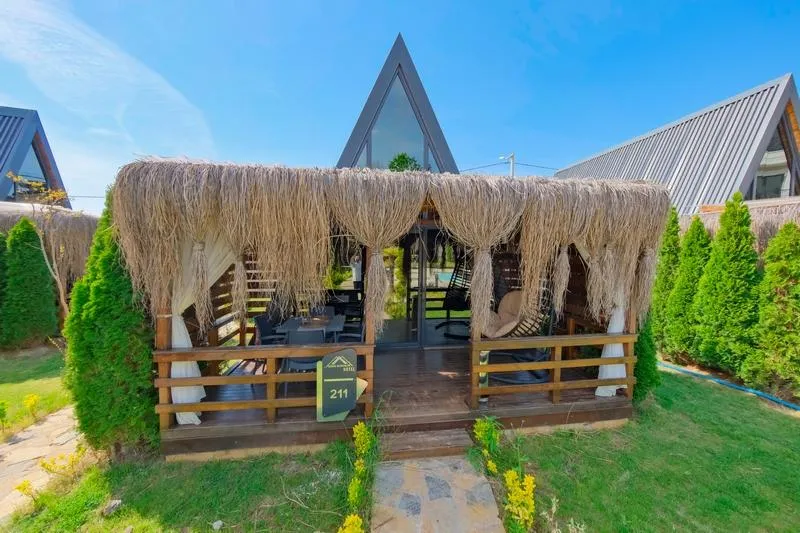 Standart Bungalow,Havuz Manzaralı,Balkon veya Teraslı