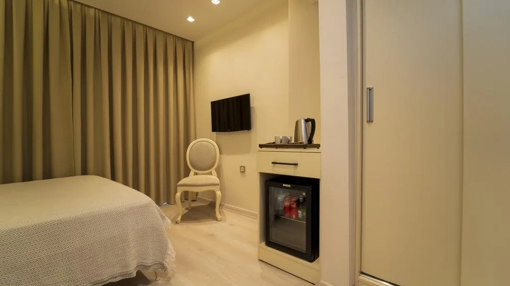 Standart Fransız Balkonlu Oda
