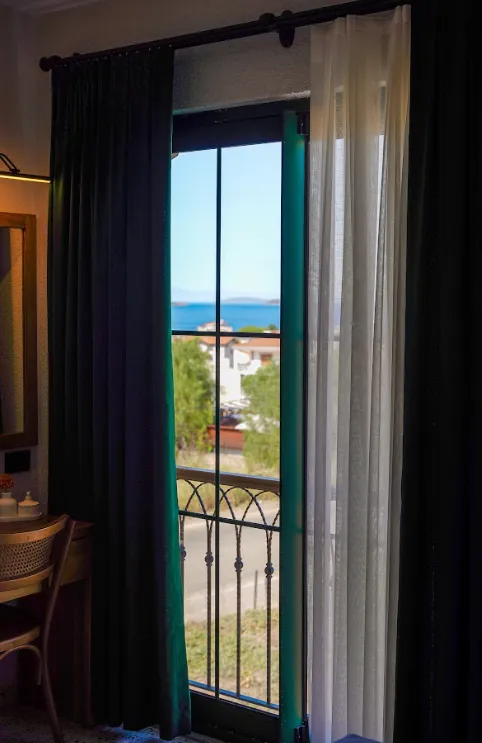 Deluxe Oda,Kısmi Deniz Manzaralı,Fransız Balkonlu