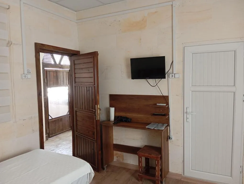 Economy Room