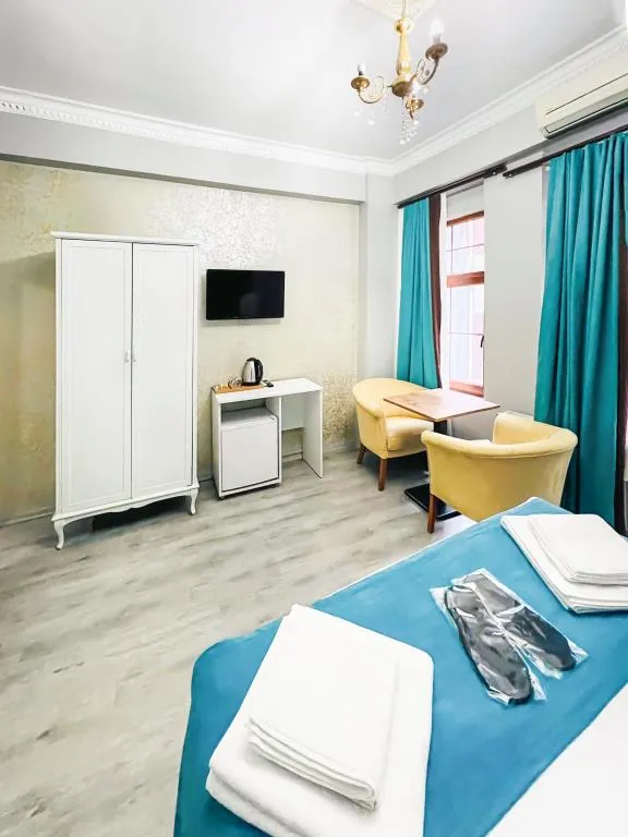 ECONOMY ROOM