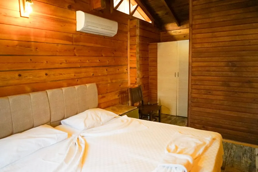 AHŞAP SUİT ROOM