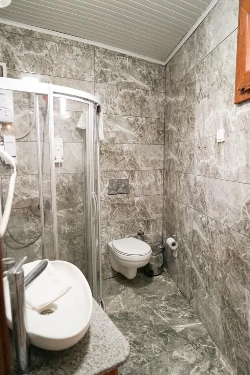 AHŞAP SUİT ROOM