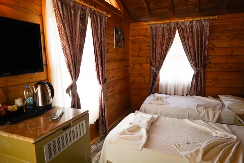 AHŞAP SUİT ROOM