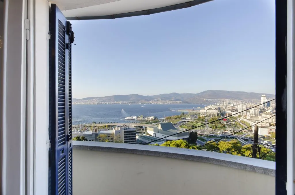 Suite - İki Yatak Odalı,Deniz Manzaralı,Balkonlu