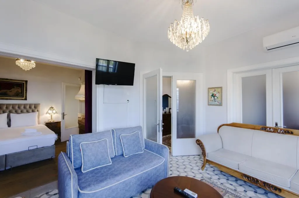 Daire-İki Yatak Odalı,Deniz Manzaralı,Balkonlu