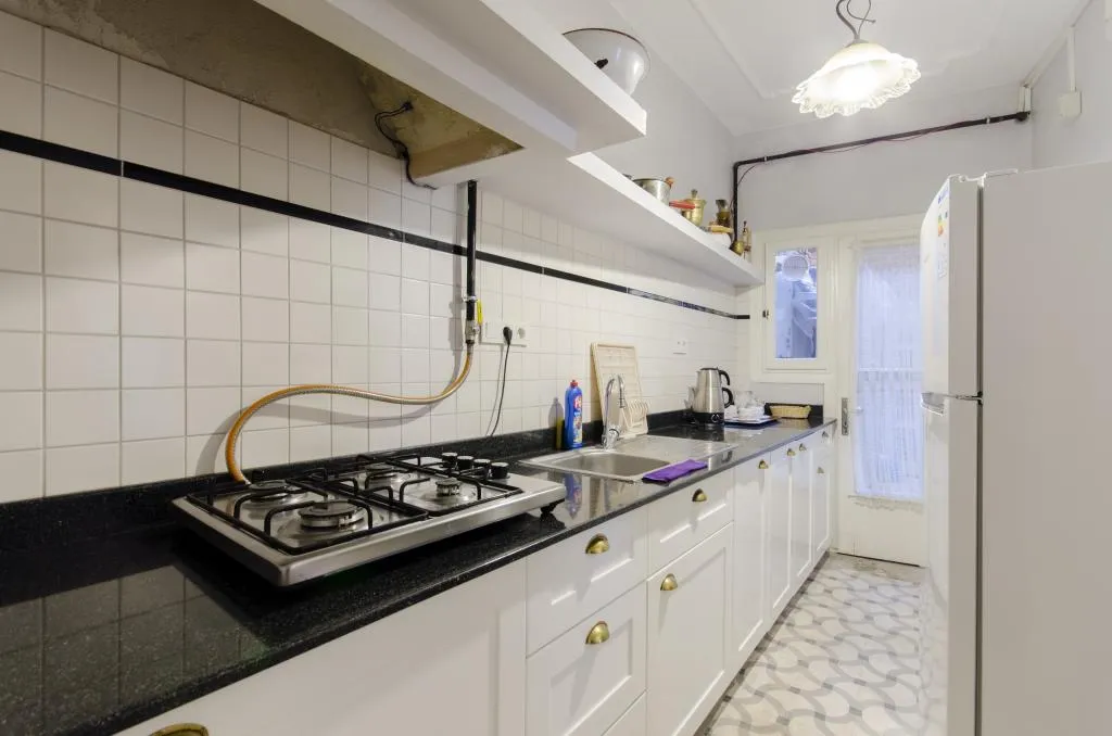 Daire-İki Yatak Odalı,Deniz Manzaralı,Balkonlu
