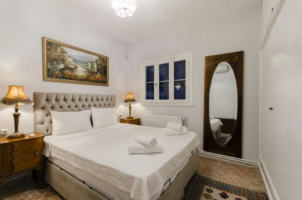 Daire-İki Yatak Odalı,Deniz Manzaralı,Balkonlu