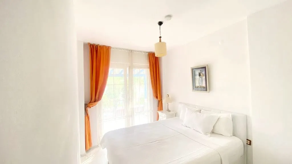 Standart Oda,Sokak Manzaralı,Balkonlu