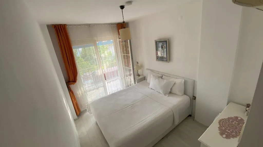 Deluxe Oda,Bahçe Manzaralı,Balkonlu
