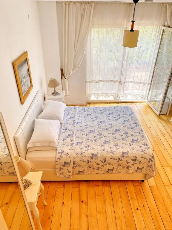 Deluxe Oda,Bahçe Manzaralı,Balkonlu